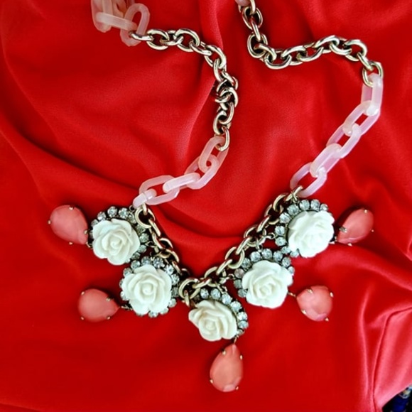 ANTHROPOLOGIE ▪︎ RingAroundRoses  Crystal NECKLACE - Picture 6 of 8